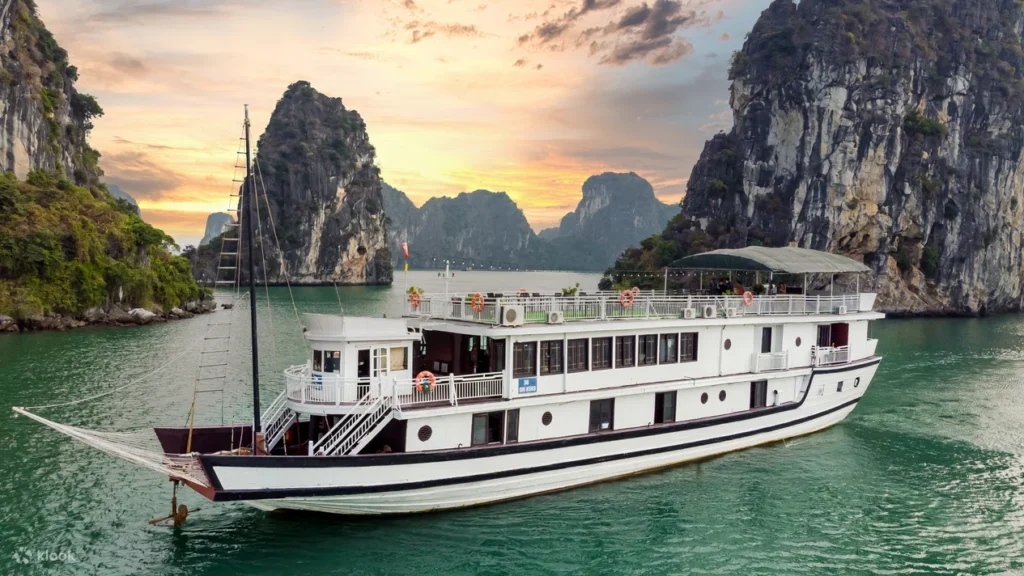 Sunlight-Cruise-Halong