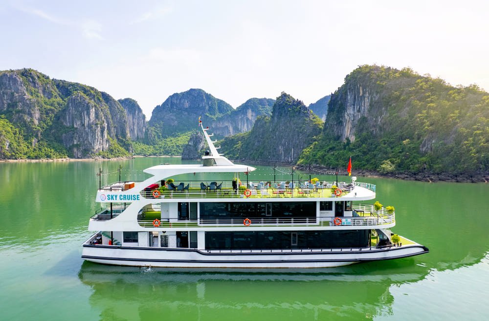 Sky Cruise Halong Bay 1 day