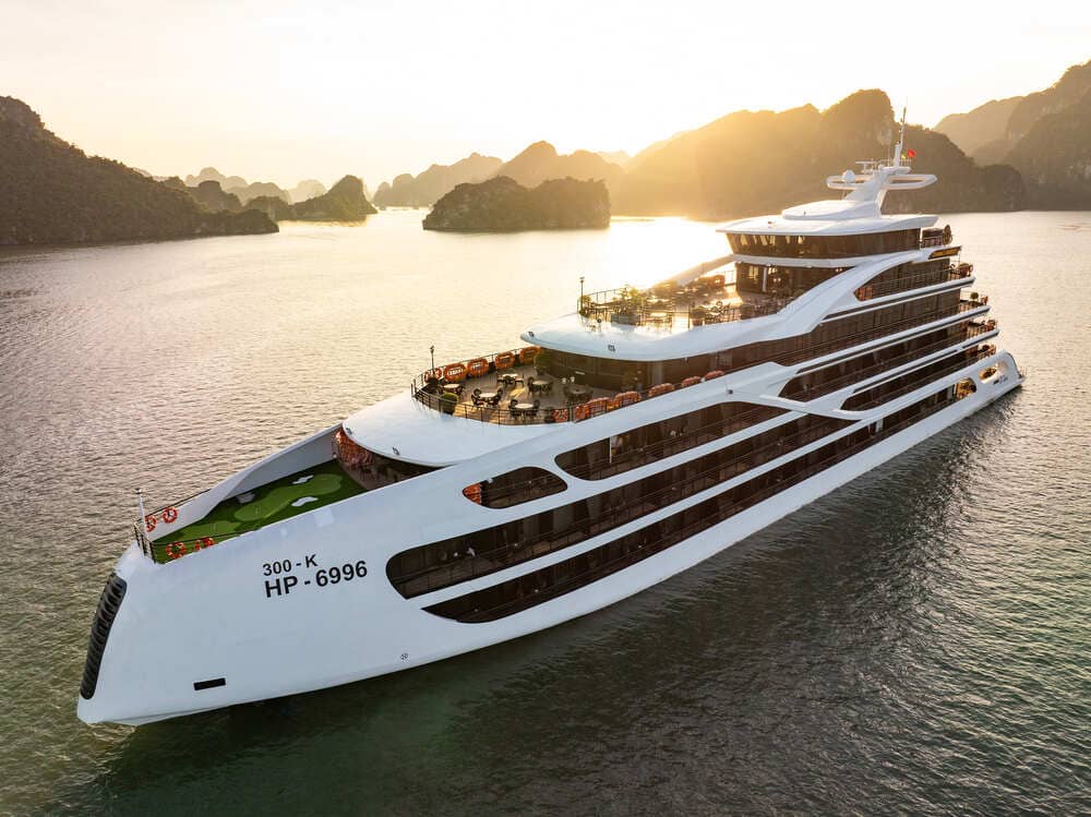 Diana Cruise Lan Ha Bay