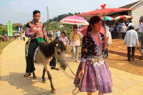 le hoi cho tinh khau vai ha giang