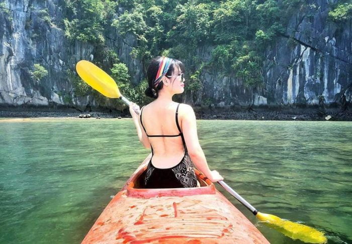 kayaking halong