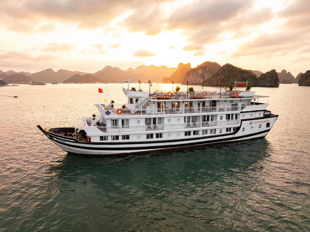 Du thuyền Cozy Bay Grand Hạ Long