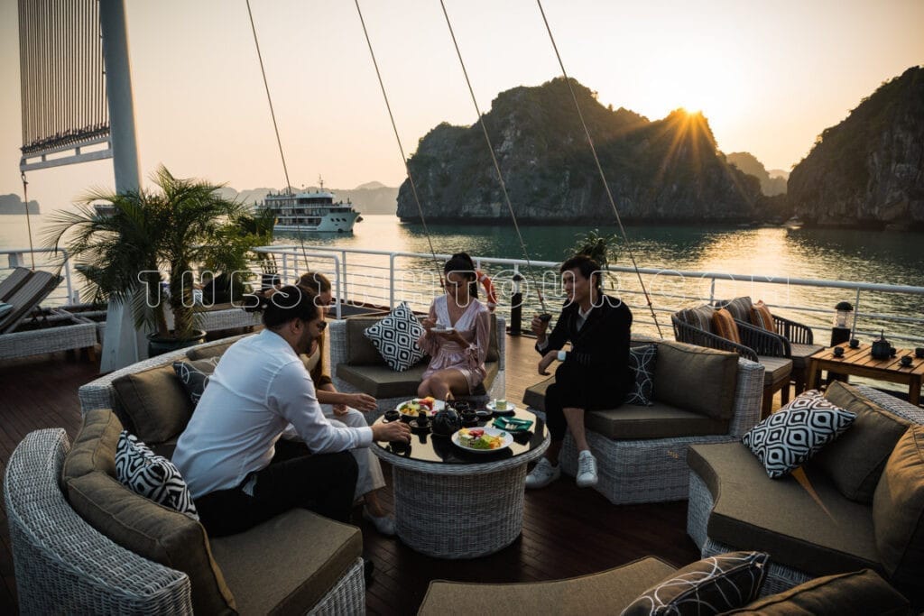 Trải nghiệm du thuyền Catamaran cao cấp