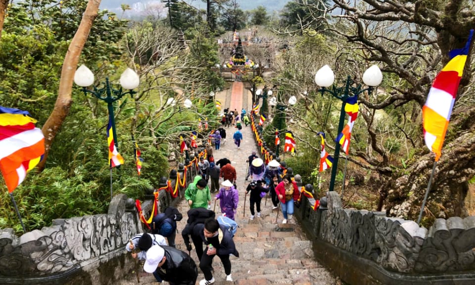 Tham quan núi yên tử