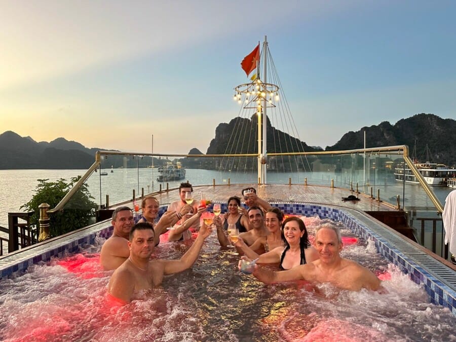 Hệ thống vui chơi giải trí hiện đại trên du thuyền