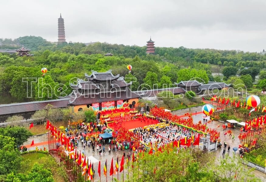Tham quan Chùa Bái Đính