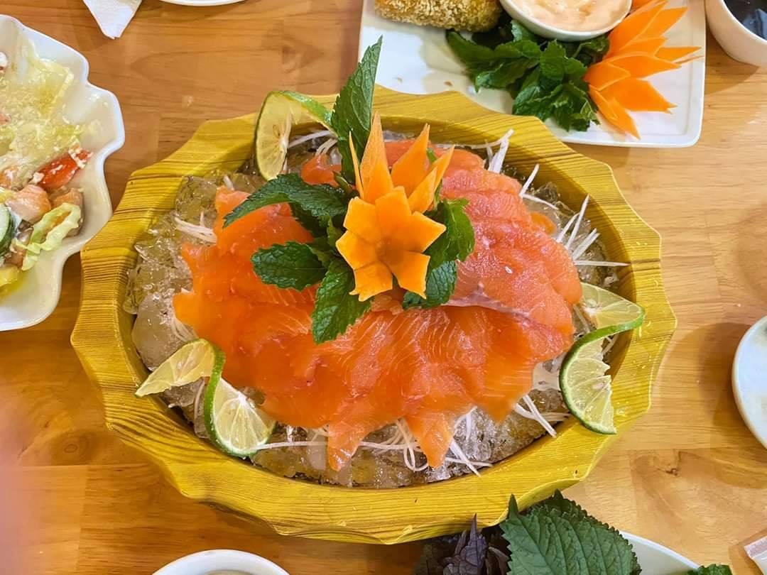 Sashimi cá hồi Sapa
