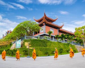 Chùa Ba Vàng