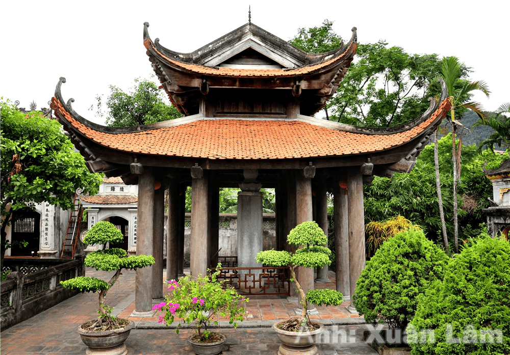 Khuôn viên chùa Nhất Trụ